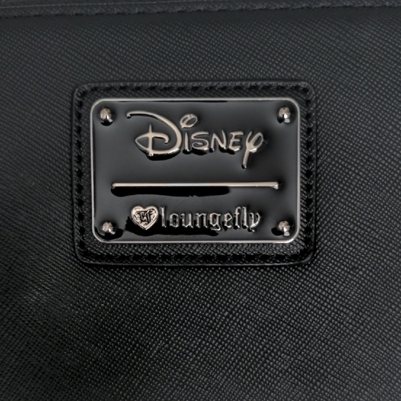 Loungefly Minnie Mouse Clutch Wallet - Picture 4 of 14